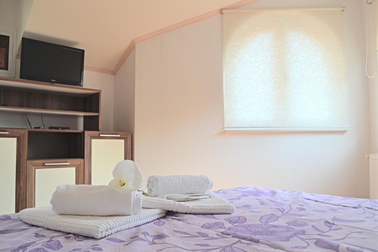 Apartments Dragun Podstrana Luaran gambar