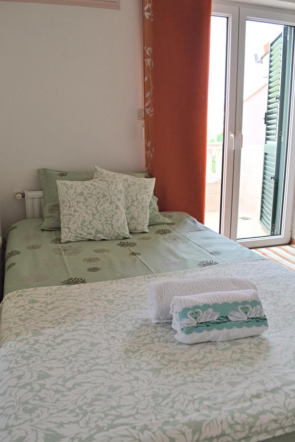 Apartments Dragun Podstrana Luaran gambar