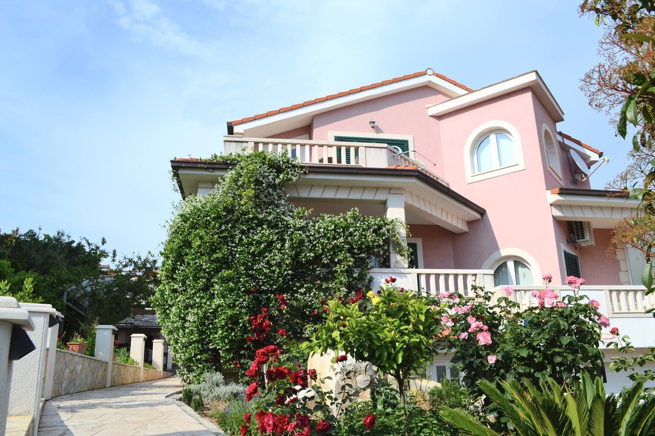 Apartments Dragun Podstrana Luaran gambar